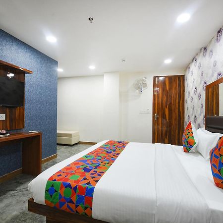 Fabhotel Mona Continental - Nr Laxmi Nagar It Hub New Delhi Eksteriør bilde