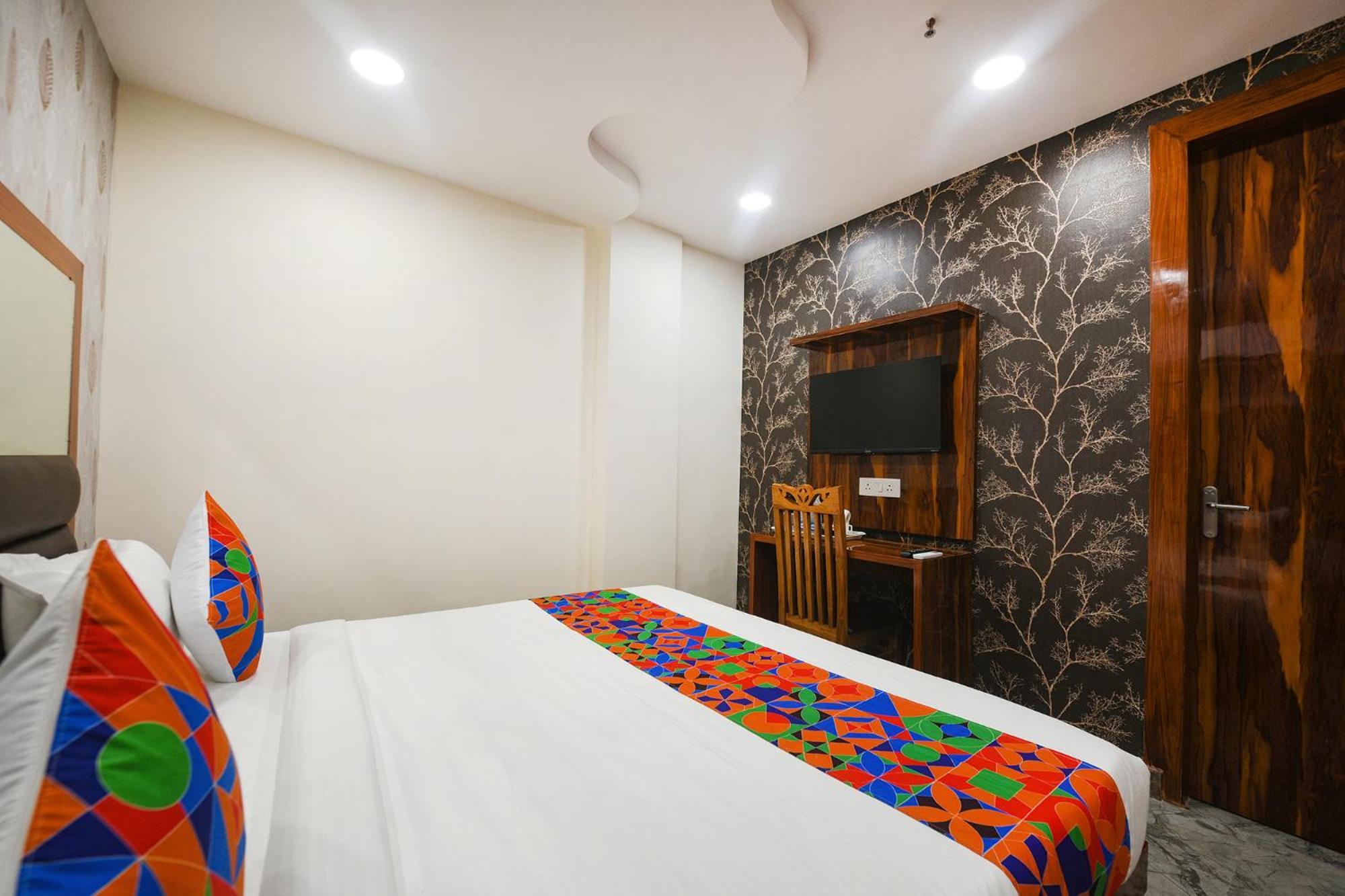 Fabhotel Mona Continental - Nr Laxmi Nagar It Hub New Delhi Eksteriør bilde