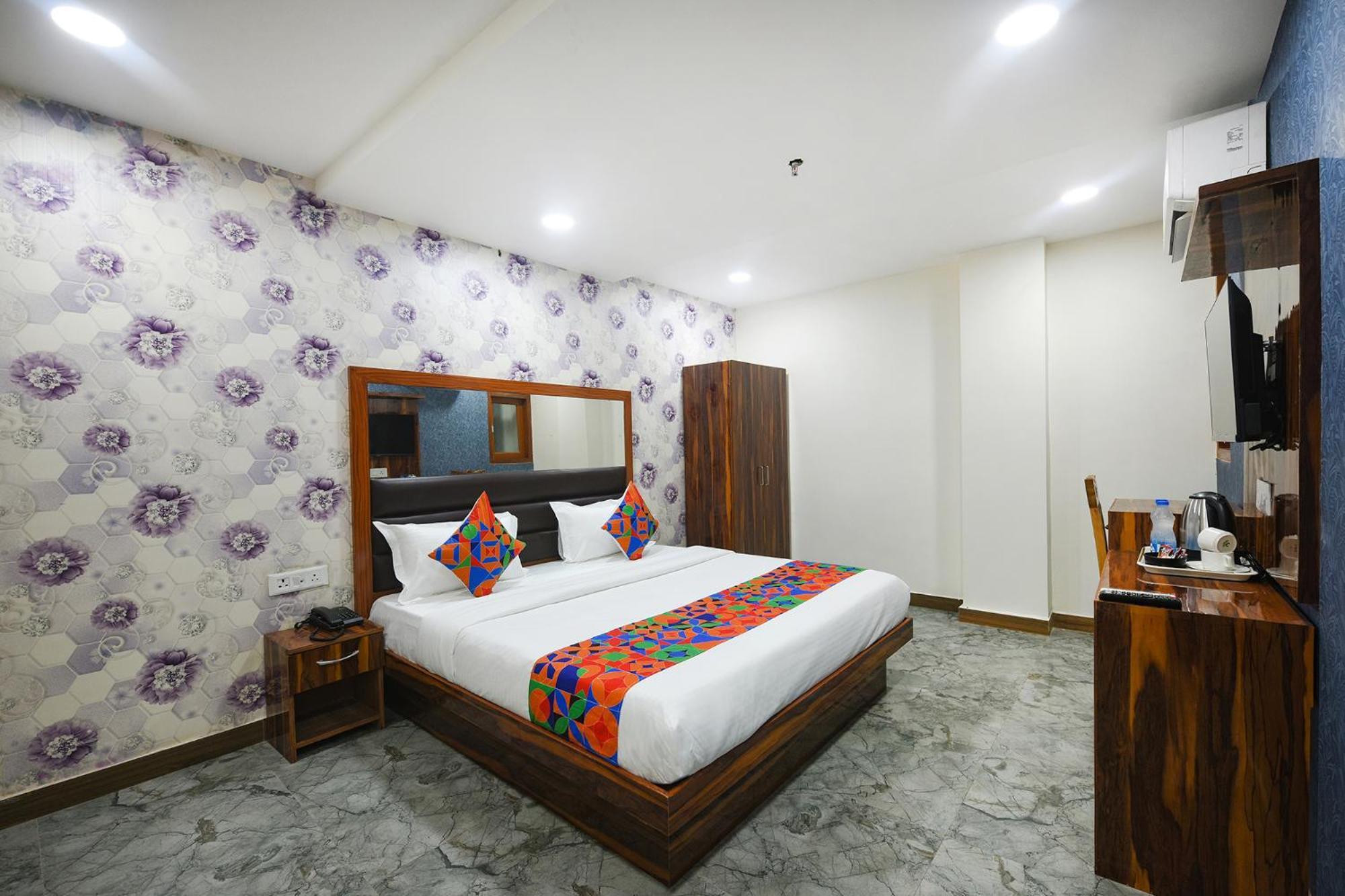 Fabhotel Mona Continental - Nr Laxmi Nagar It Hub New Delhi Eksteriør bilde