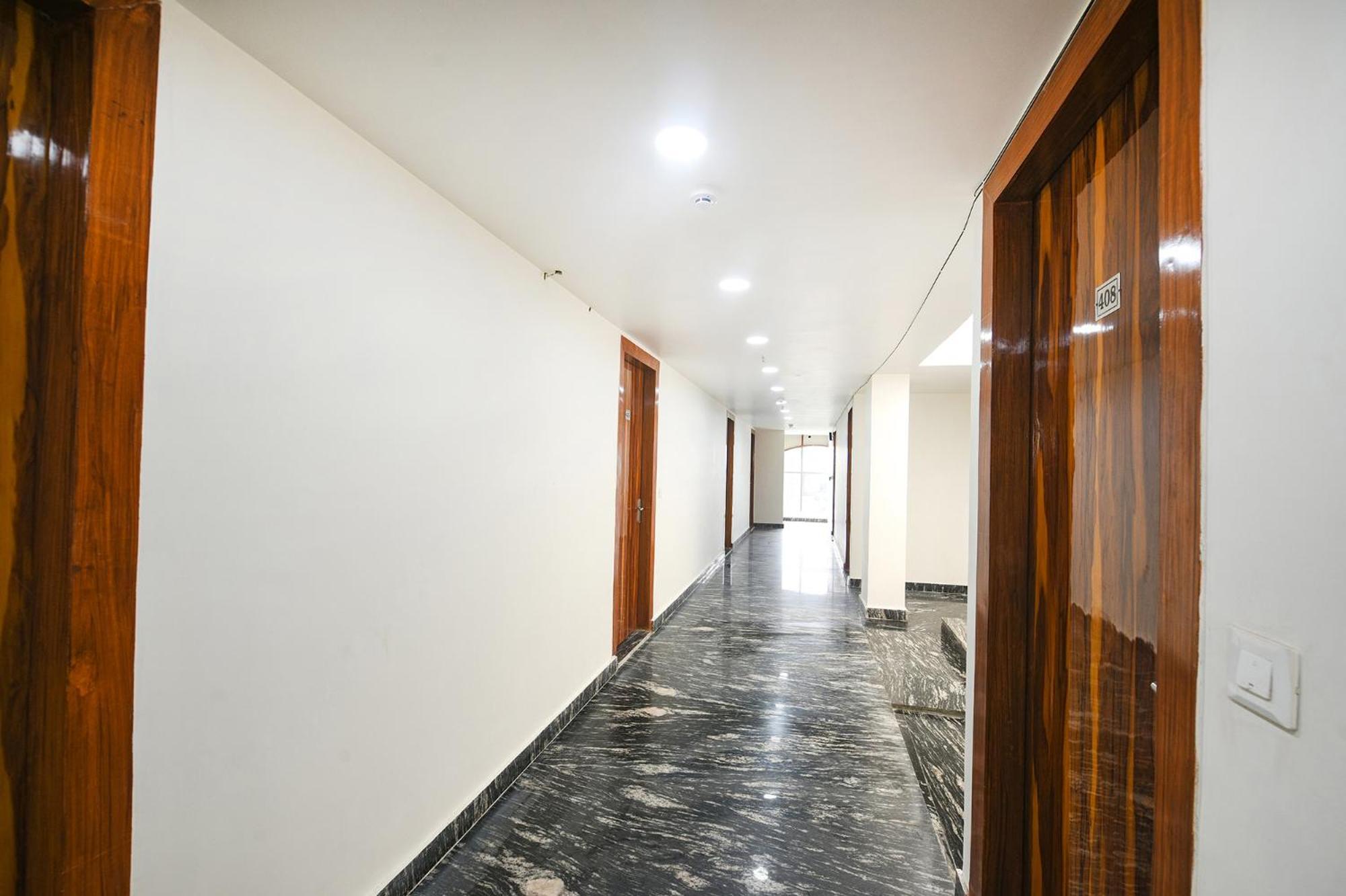 Fabhotel Mona Continental - Nr Laxmi Nagar It Hub New Delhi Eksteriør bilde